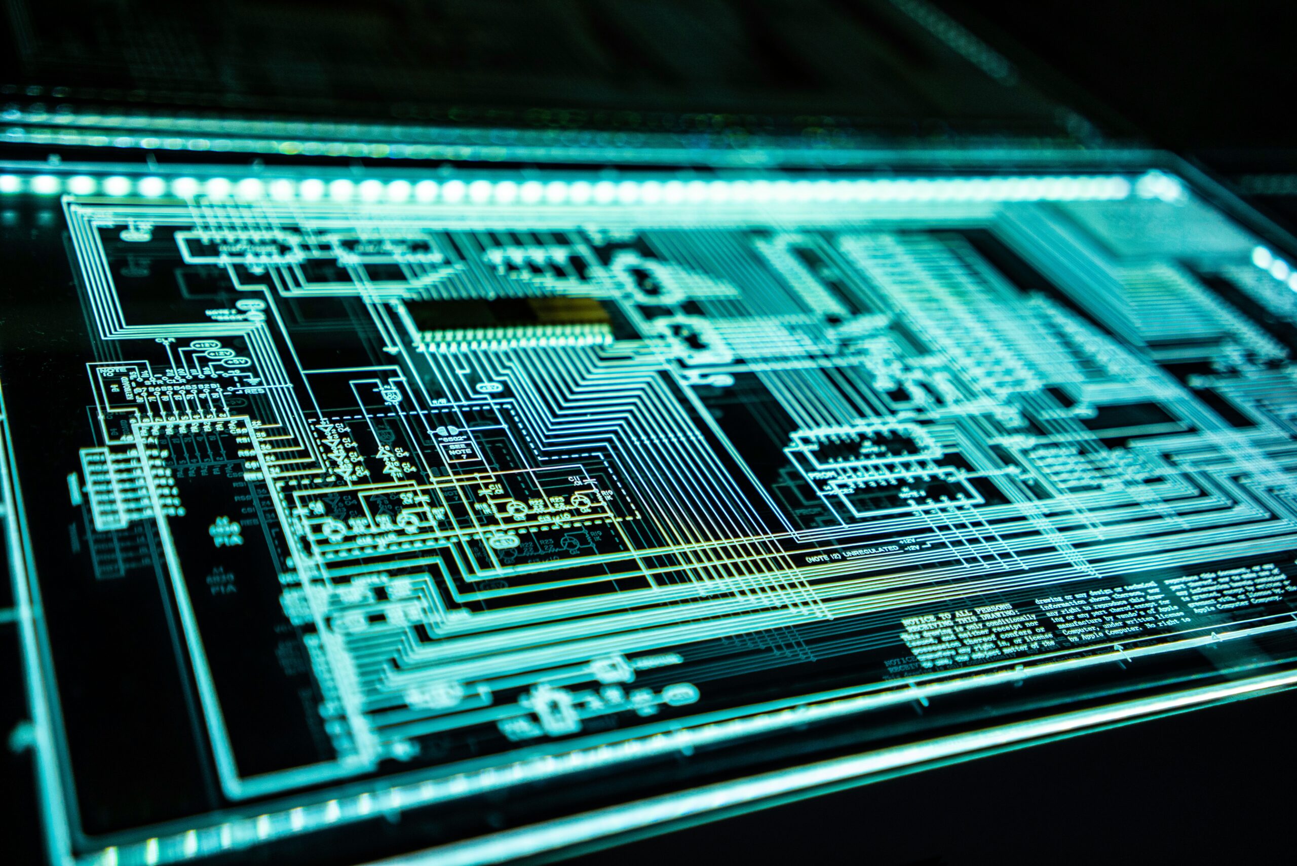 circuito stampato verde e nero cybersecurity